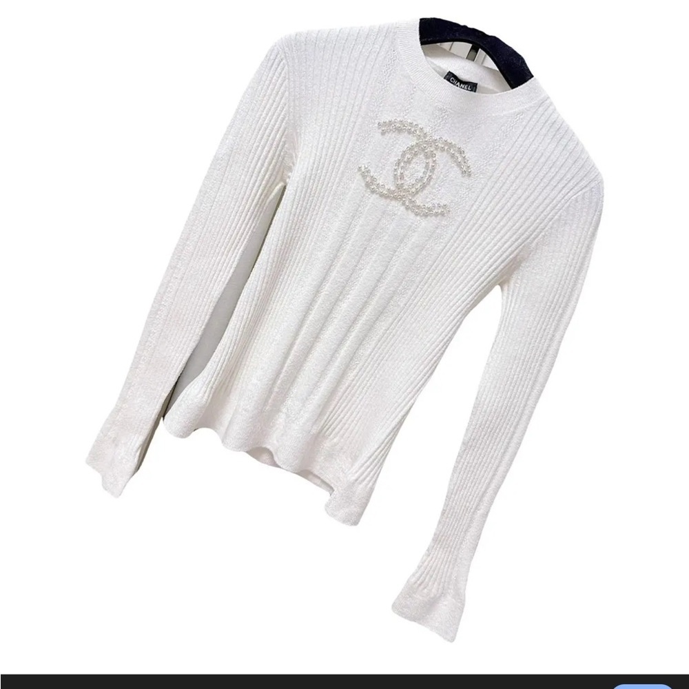 Chanel white pearl logo long sleeve pullover - Picture 3 of 9